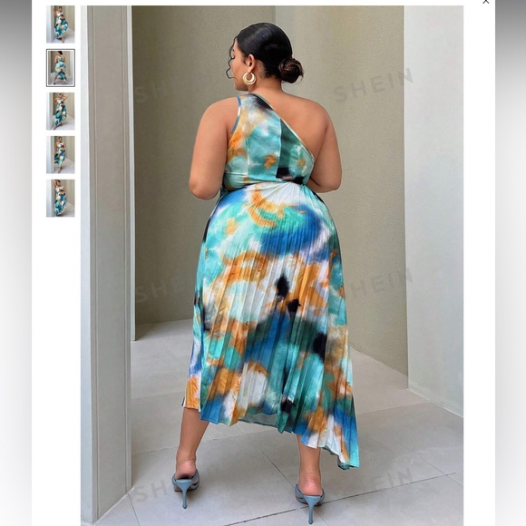 NWT! One shoulder pleated dress with peekaboo cutout - Picture 2 of 3